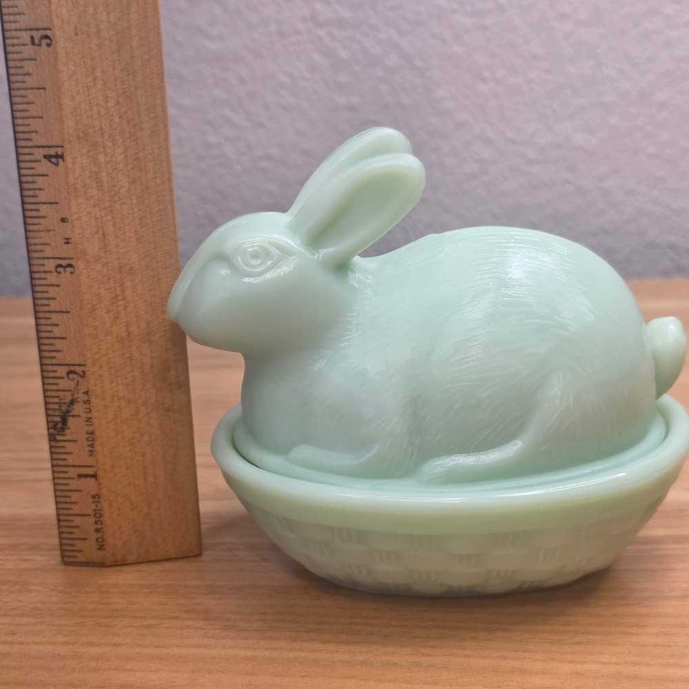 Vintage Jadeite Glass Rabbit on Basket Trinket Dish Green Easter Bunny - Picture 12 of 12